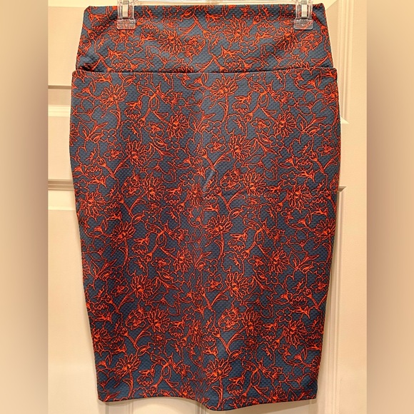 LuLaRoe Women’s Cassie Pencil Skirt Small - Picture 1 of 7